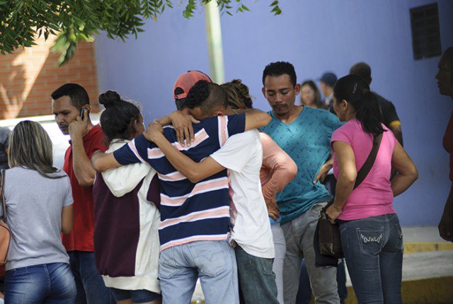 eldiario's tweet photo. ¡Confirmado! Asesinan a Sargento de la GNB en el municipio Los Salias https://t.co/mO6lLVoT6K https://t.co/mq8cz10C24