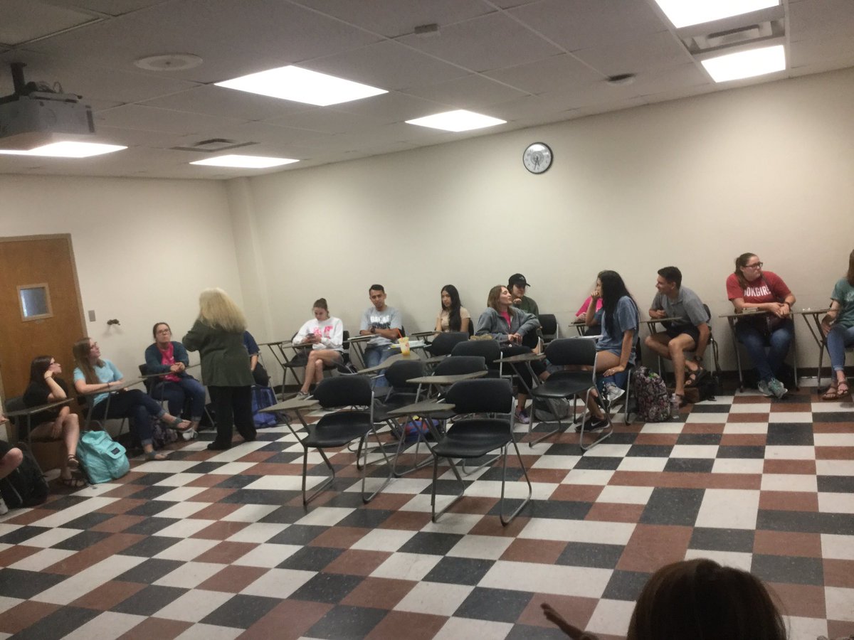 ReneEgle's tweet photo. Talking to your group to reflect on learning is so important! #untece #shareout https://t.co/lNeHTLNPlK