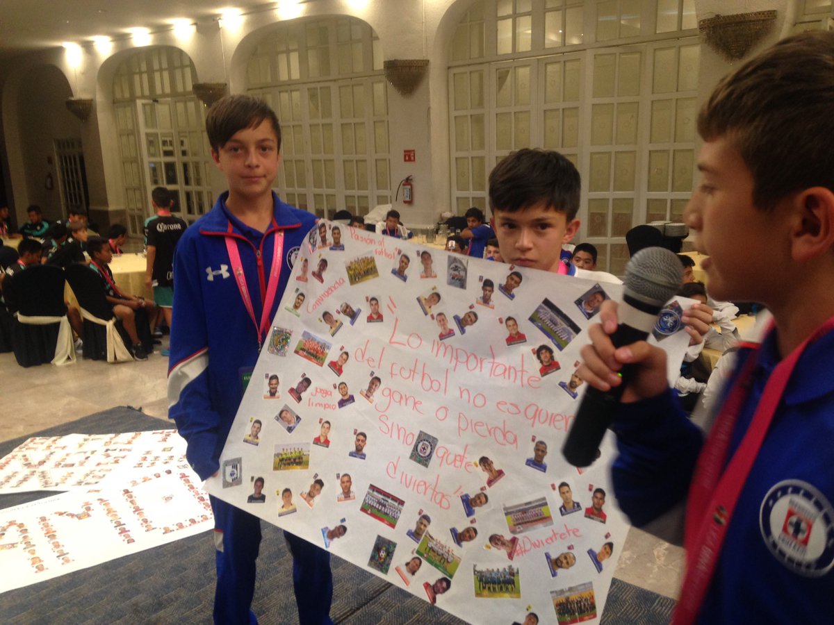 MariluVFV's tweet photo. Gracias a los chicos del Torneo #Sub13Mx de la @LIGABancomerMX por sus mensajes de trabajo en equipo y amor al futbol 😊 @PaniniSportMx https://t.co/E1uXZWXcTU