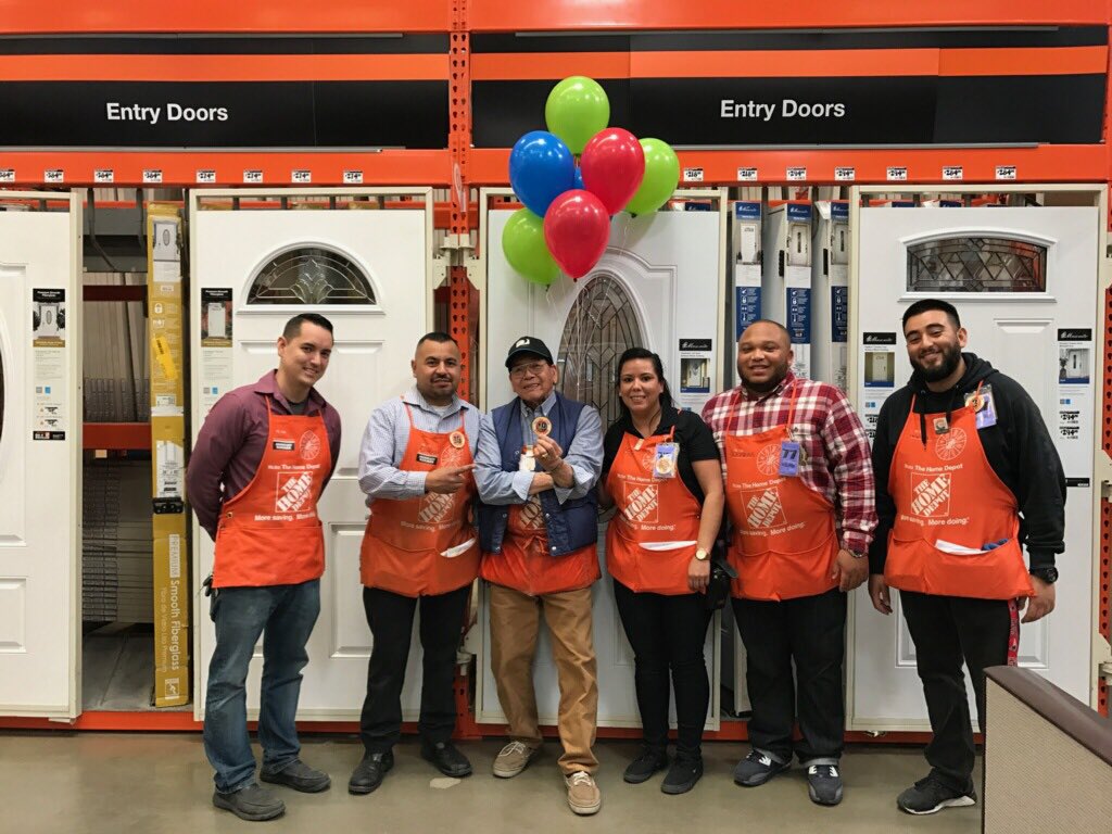 0620_asm's tweet photo. Celebrating with Paul in d25 his 19th year anniversary with the Home Depot.  @Deb_K_Collins @m_gomez_hd @FJoanou @letycruz31 @0620_asm https://t.co/7deGsBsR3i