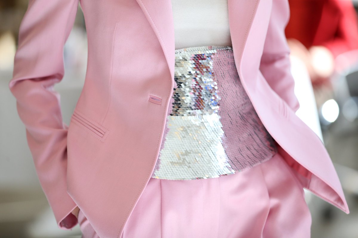 OscardelaRenta's tweet photo. Think pink. #ODLRFall17 https://t.co/pqcVZCIogJ