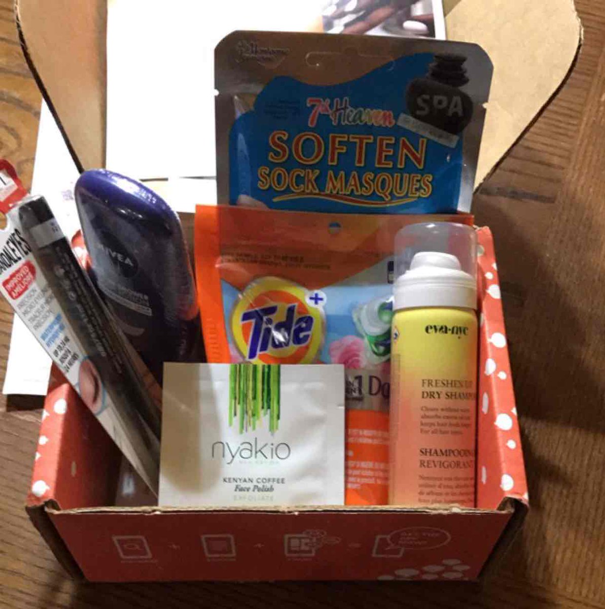 Jamrack1973's tweet photo. My Poppy Voxbox arrived today and I am so excited to try these great products!!! https://t.co/tZYAGiLDY1