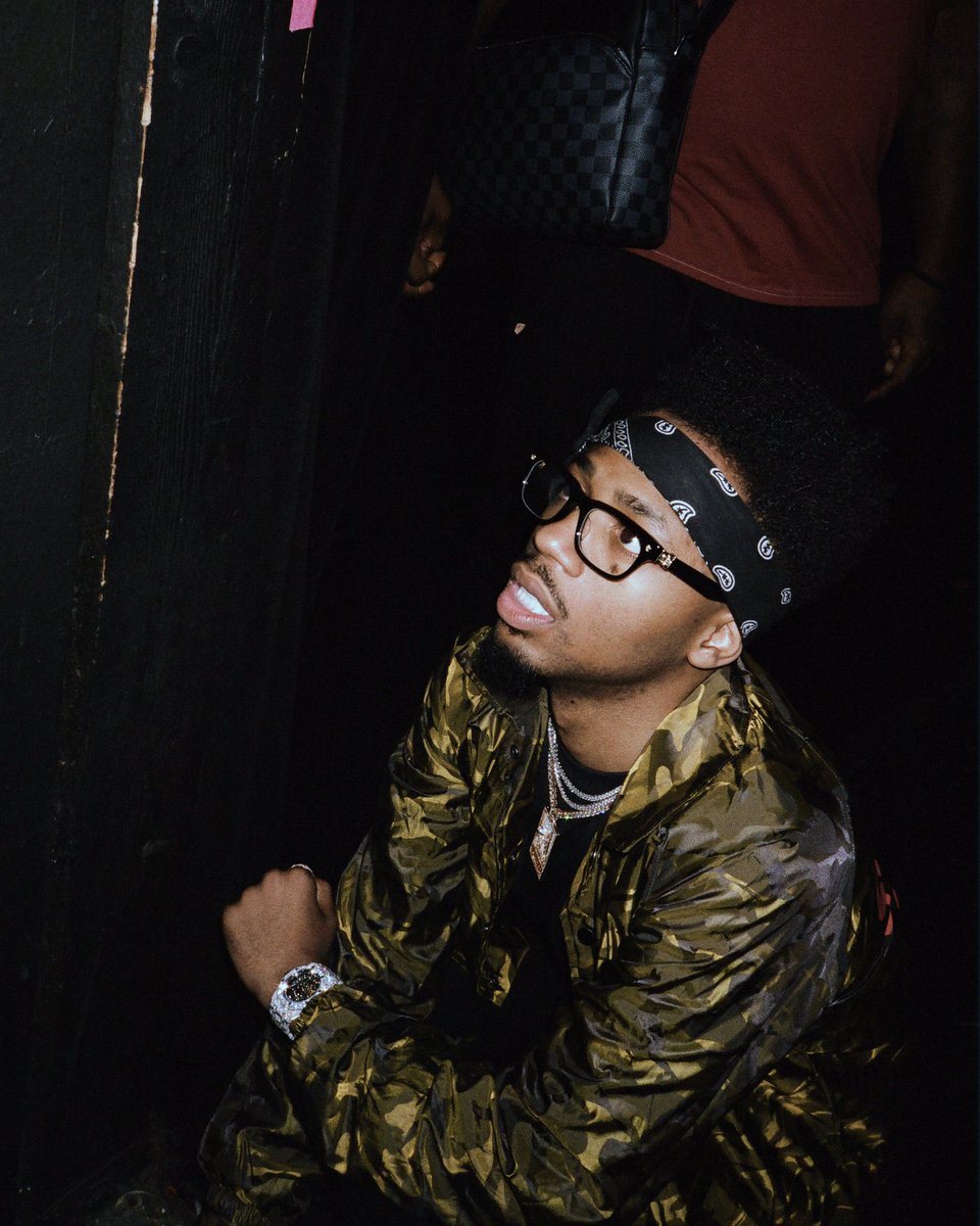 MetroBoomin's tweet image. praying in da cut