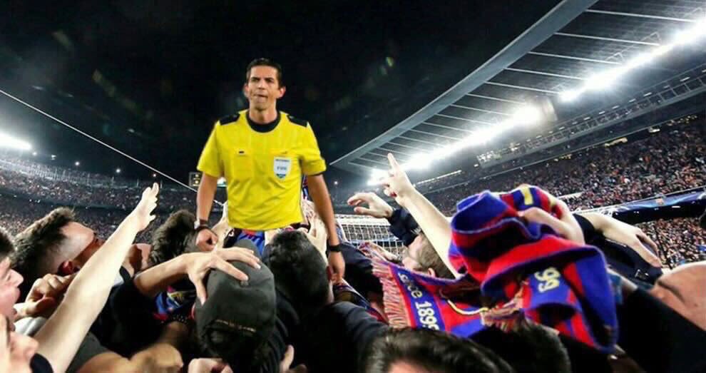 FootballFunnys's tweet photo. Barcelona missed their hero tonight https://t.co/Y1smseJJZe