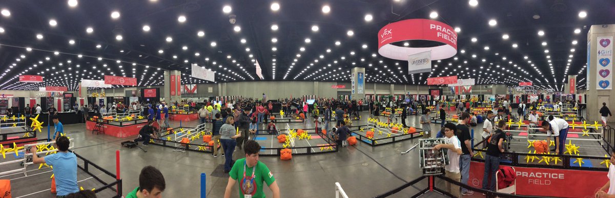 CSN_Robotics's tweet photo. A panoramic picture of one of the Practice arenas today! https://t.co/P02zw6ZqSi