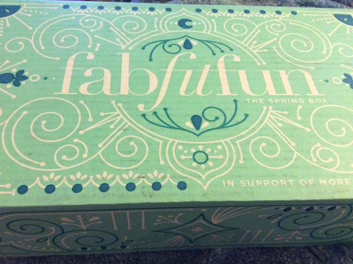 mychaos13's tweet image. Love when goodies come in the mail 😊first #FABFITFUNSPRINGBOX #FabFitFun 📦 ready to check it out ...