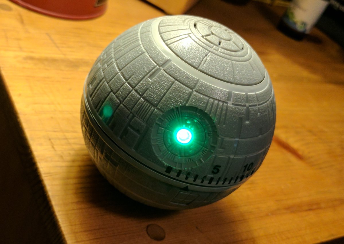 MaraRanger's tweet photo. I just can't resist a #StarWars timer! #bakinginstyle #DeathStar #baker #keepingtime #itmakessounds #pewpew https://t.co/gbOJqbz3qv