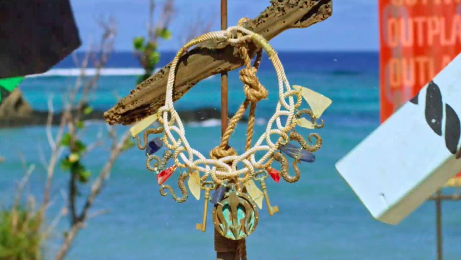 survivorcbs's tweet photo. Individual Immunity is officially up for grabs! #ImmunityChallenge #Survivor https://t.co/FlJ7EGCebV