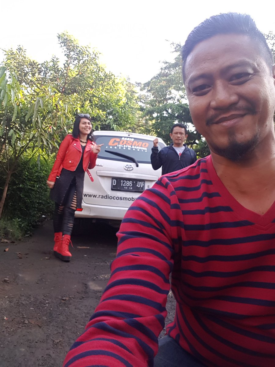 Kita pagi2 udh ready promo single "engkaulah takdirku" ,jgn lupa merapat
Di <a href="/radiocosmo/">Cosmo Radio Visual</a> 😊😊😊
Bareng mas <a href="/Ipamutter/">Ipam</a>