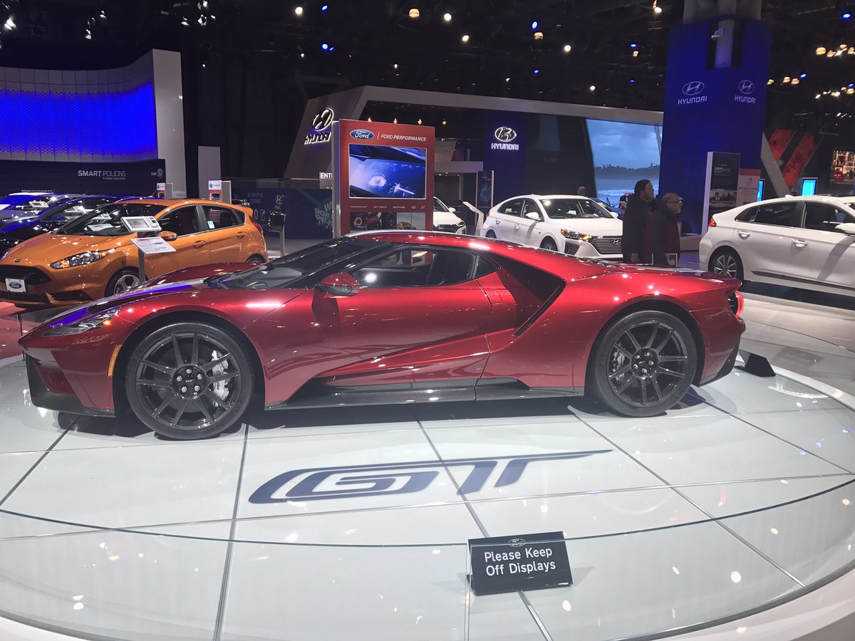 Ford_Rebecka's tweet photo. @NYAutoShow  https://t.co/eahh7C7HIq