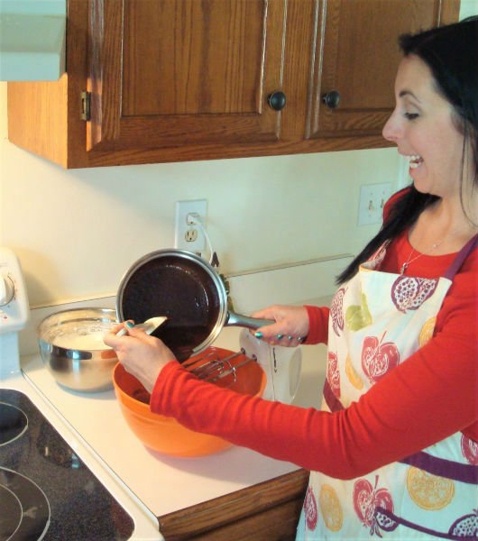 debra_caffrey's tweet photo. How my outdated #kitchendesign can be a #blessing in disguise. #frugal #momlife #DIY #homeowner #renovation   https://t.co/1w9Aih51qu https://t.co/r57jkjYFRh
