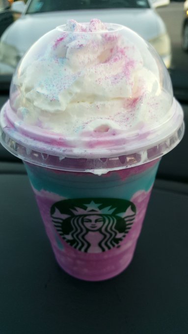 3 pic. Mermaid Approved! ❤🐚

#unicornfrappuccino https://t.co/YYAjlhOhuy