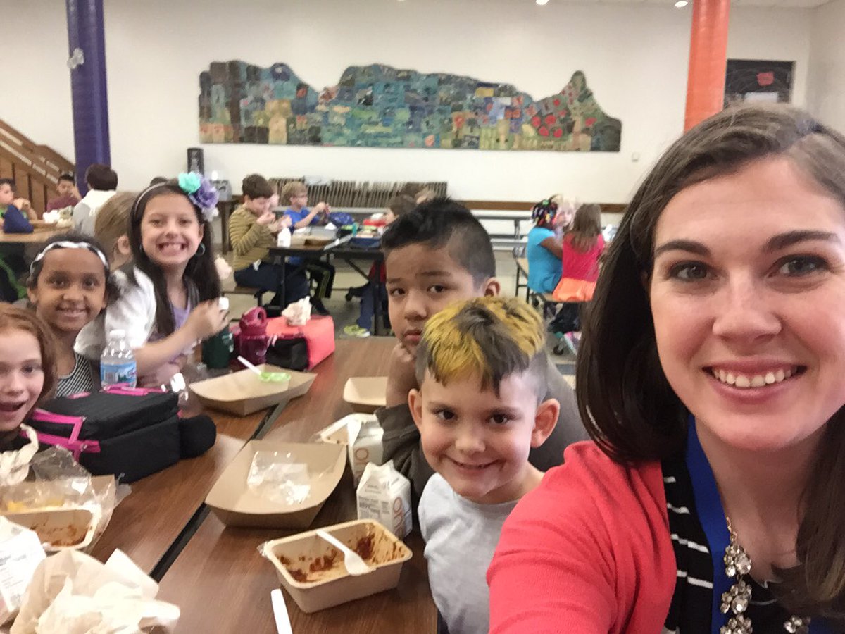 Look who I got to have lunch with today! Love those silly lunchroom conversations! ☺️ #HaleToday <a href="/principalfitz5/">Ryan Fitzgerald</a>