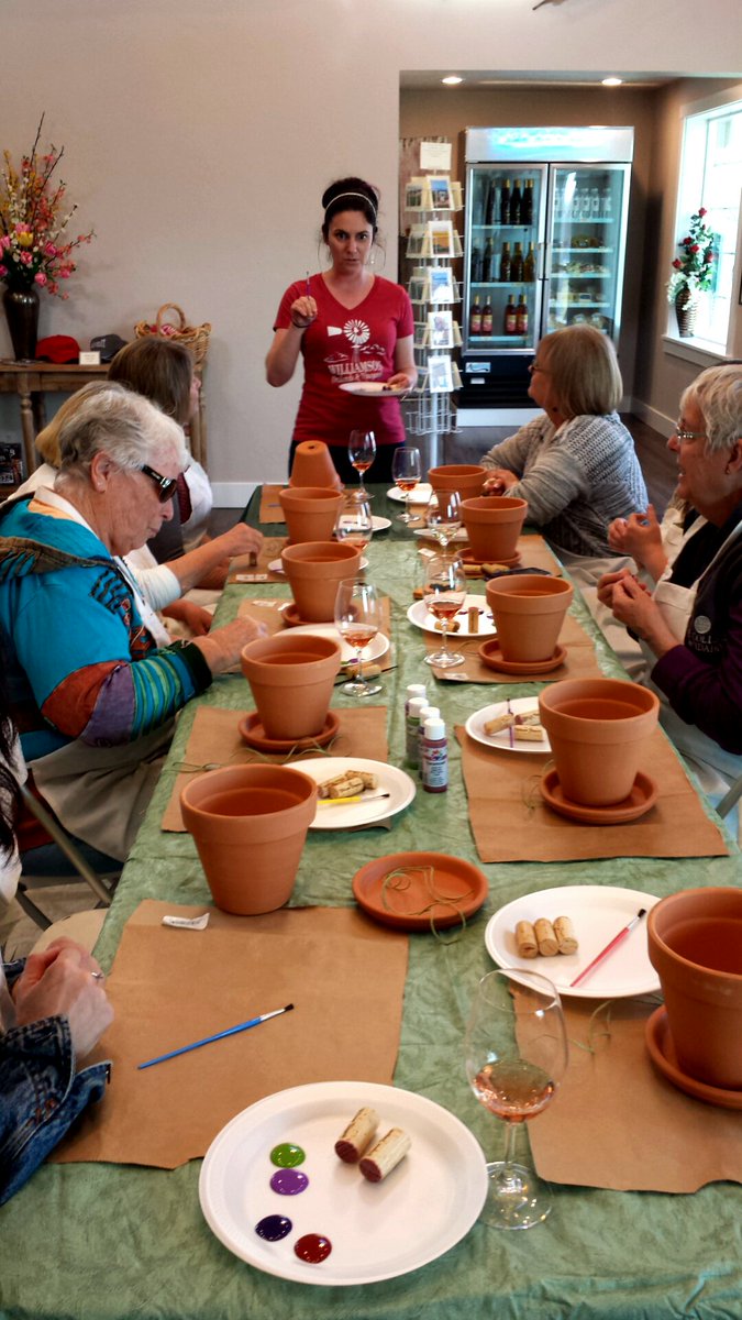 willorch's tweet photo. Flower pot painting happening right now! #williamsonvineyards #winedownwednesday #funafterhours #winetasting #wine #sunnyslope #tastingroom https://t.co/wWUzj3l6Zt