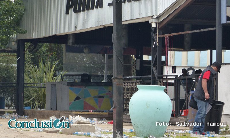 ConclusionRos's tweet photo. 🚔Detuvieron al encargado del boliche “#PuntaStage” en tanto que el dueño sigue prófugo ➡️https://t.co/UFbwGiDnAe https://t.co/qYJymene5h