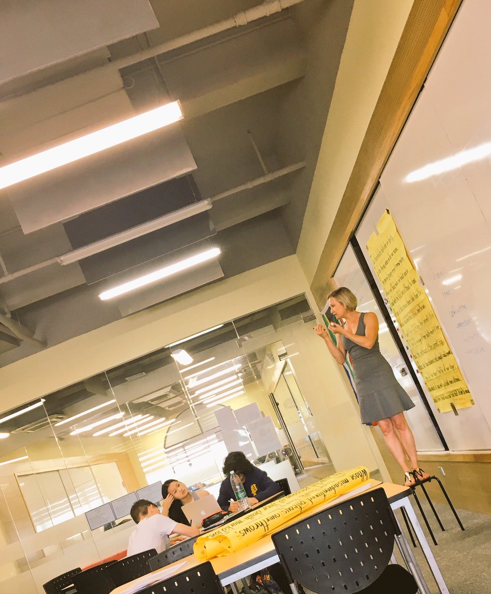 cecigomez_g's tweet photo. Engrossed, engaged, enthralled; G10 Ss dissecting #RomeoAndJuliet in @baci_abroad's G10 Eng #CollaborativeAnnotations #sisrocks https://t.co/lG17D0pGET