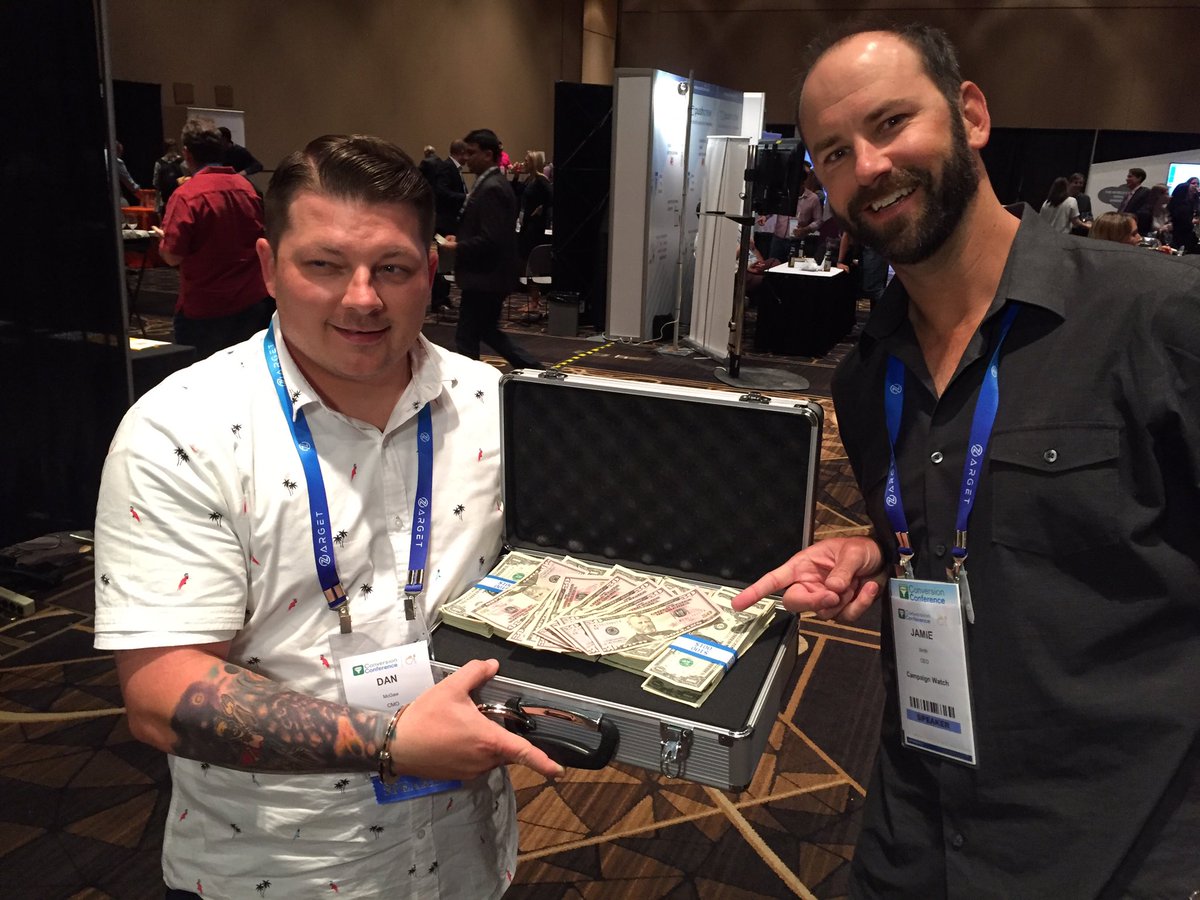 aschottmuller's tweet image. #CONVCON: He/She with the most chips WINS $1000 at the Networking Reception! 😳💰🎲 Wow. Gamble on!