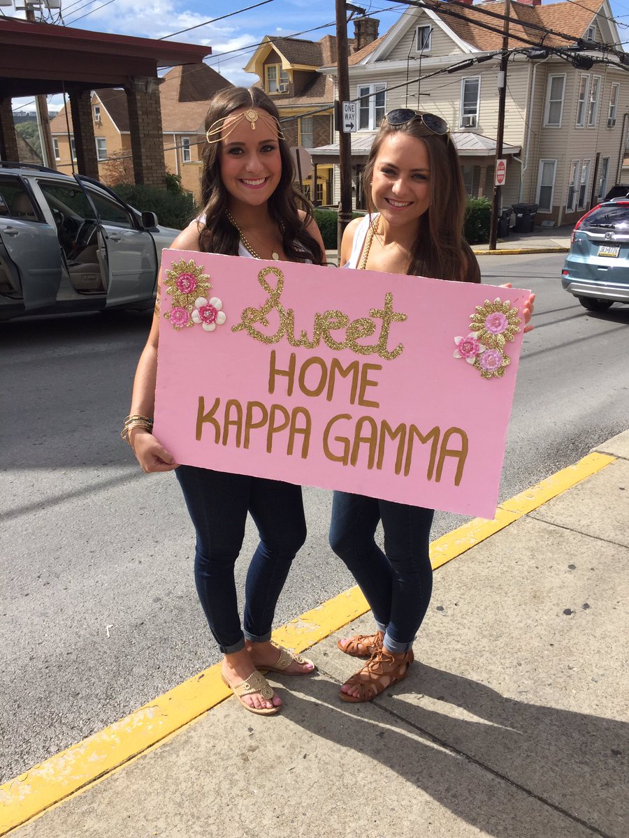 clairebailey__'s tweet photo. #WhyKappaWednesday i owe it all to @Han_Bailes ❣️👭⚜️ https://t.co/xbshYP9bcZ