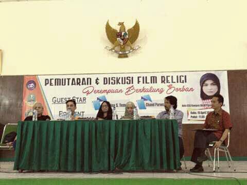 kominfobpi's tweet photo. Dalam rangka rangkaian 30 th #ffb , pemutaran &amp; diskusi film Perempuan Berkalung Sorban di Institut Agama Islam Mubaroqiyah, Tasikmalaya https://t.co/zK0iVsfAgP