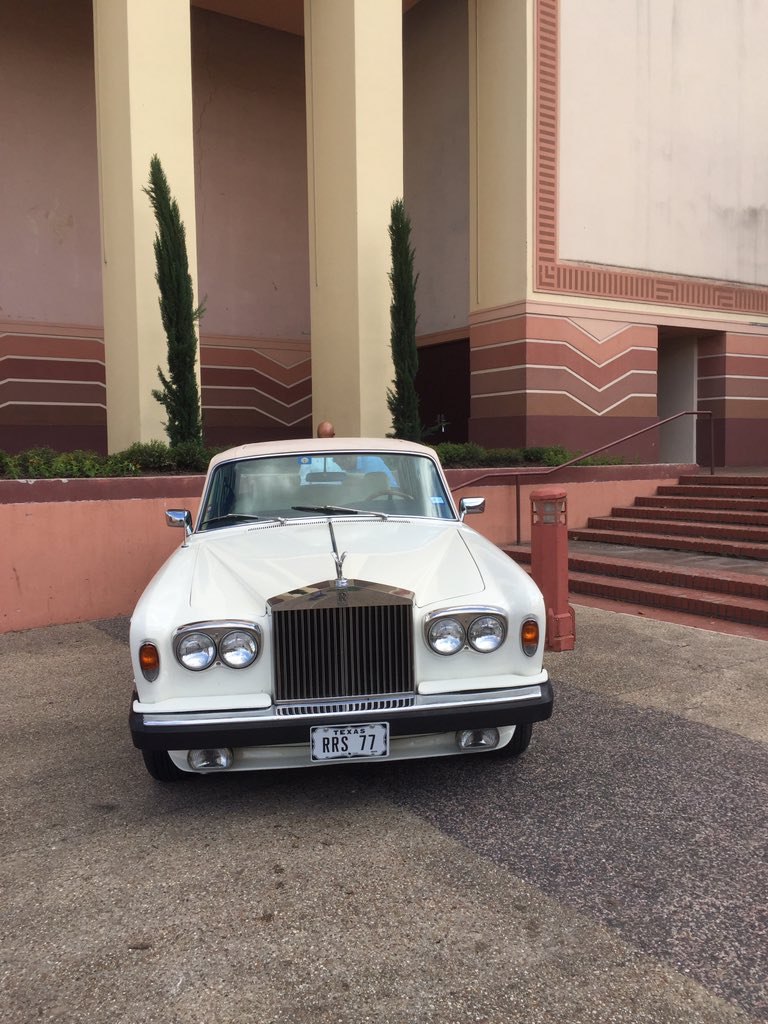 TAGAITapp's tweet photo. Join #Tagait launch at #EarthHack @EarthDayTexas. White glove delivered Rolls Royce to the event for launch. https://t.co/EYEO6ktVR9