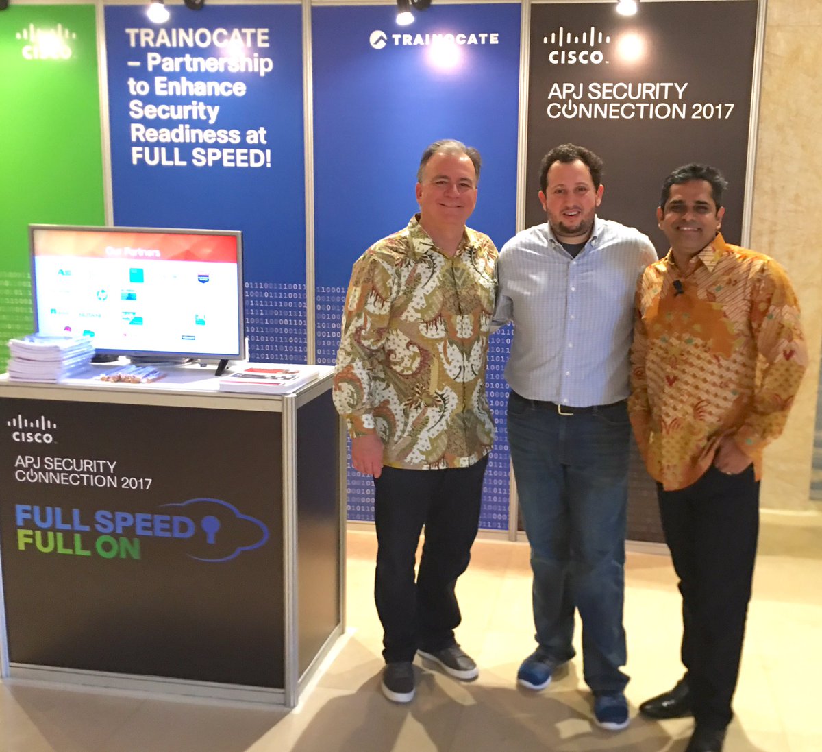 diwakardayal's tweet photo. With @davidu after his powerful keynote opening at the APJ Security partner connection #ciscopc @CiscoPartnersAP https://t.co/T9UQo6ZLDH