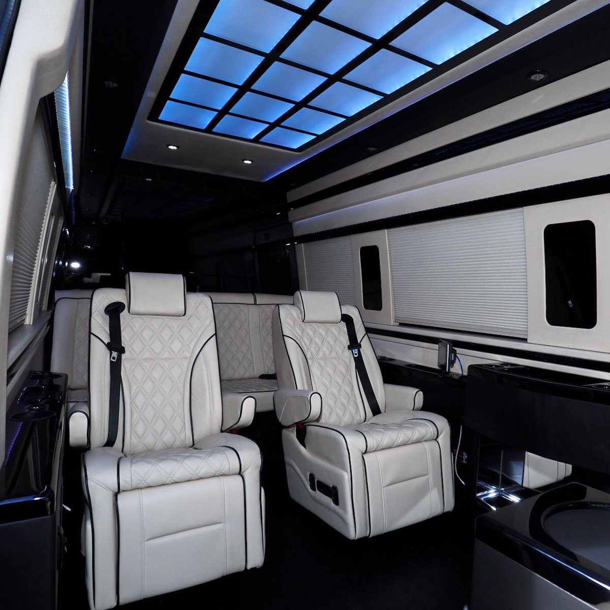 PLATINUM_GROUP's tweet photo. Inside look at our newest #PMLEdition @MBUSA Sprinter, Executive 4.
Now available for rent & chauffeur services
https://t.co/6L7eBTD8zj https://t.co/m8lZk3tgZi