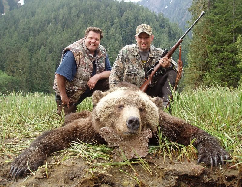This bear was shot in Kwatna estuary against wishes of FirstNations who have banned trophy hunt. BC gov still issuing hunt licenses #bcpoli