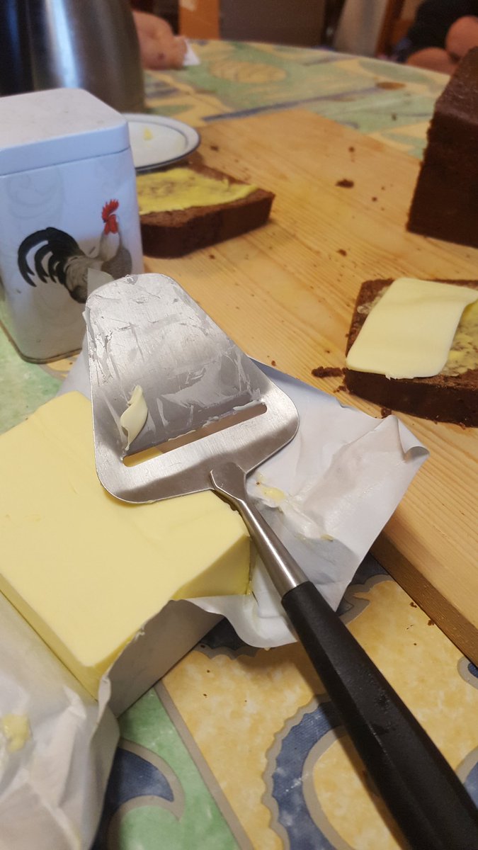 irene_marel's tweet photo. Het nieuwe eten. Die koek nog iets dunner.... #volvet @DeZelfkazer https://t.co/eb7ghJ9SPB