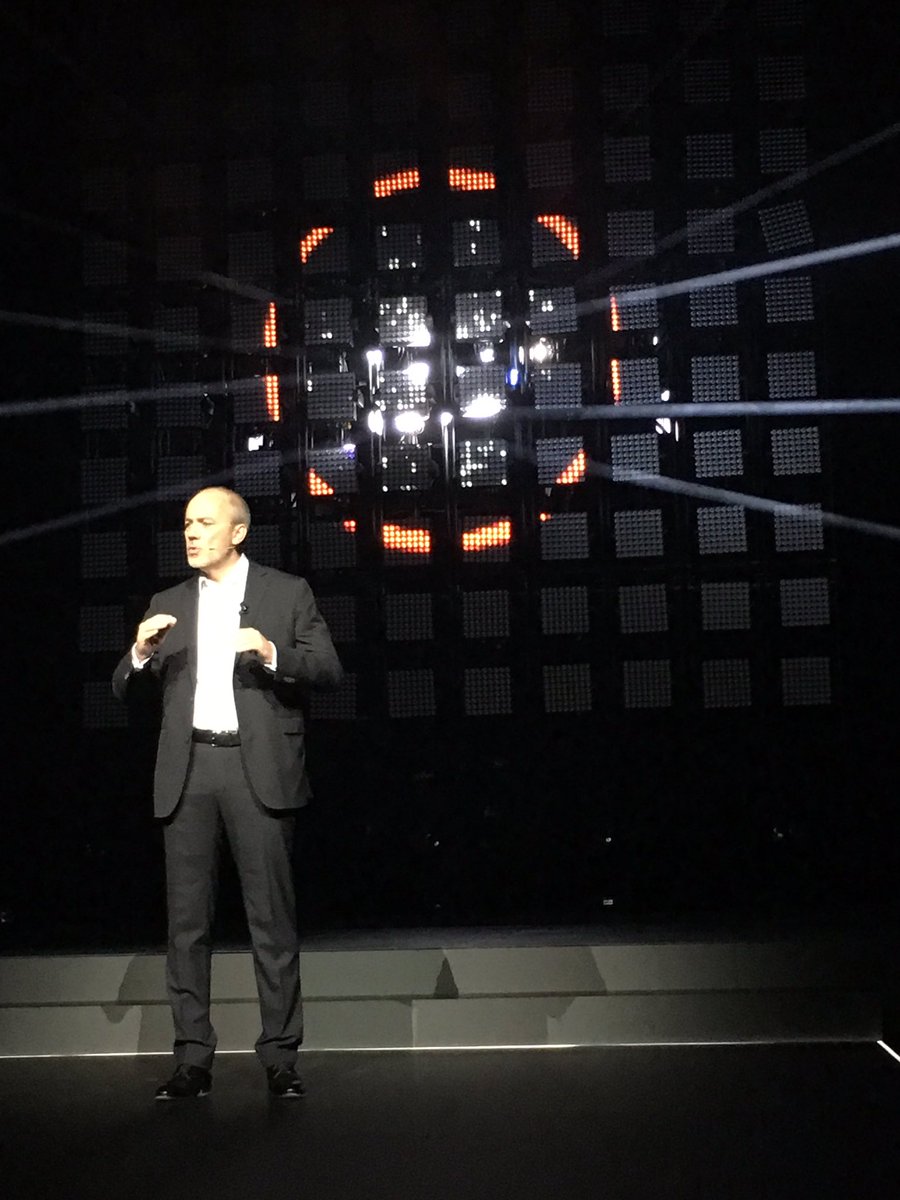 #showhello, c parti. Vers une planete augmentee : virtualisation des box #orange, enregistreur tv dans le cloud, wifi intelligent ...