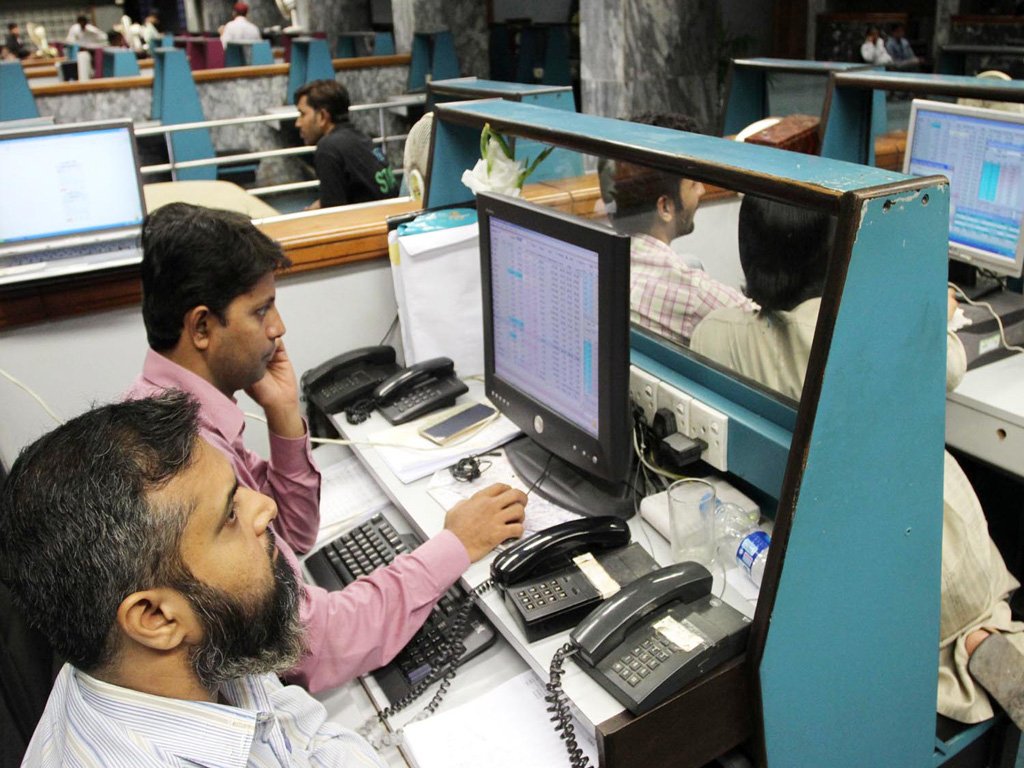 brecordernews's tweet image. #PSX mid day update:  KSE-100 Index at 47925.79 with a positive change of 322.31  #BUSINESSRECODER 
brecorder.com/2017/04/20/344…