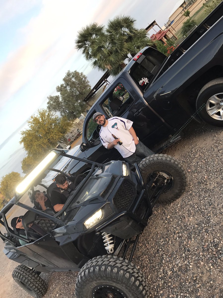 Luisbeats_'s tweet photo. This past weekend was pretty fun. 🍻 https://t.co/QNlCsqxyMN
