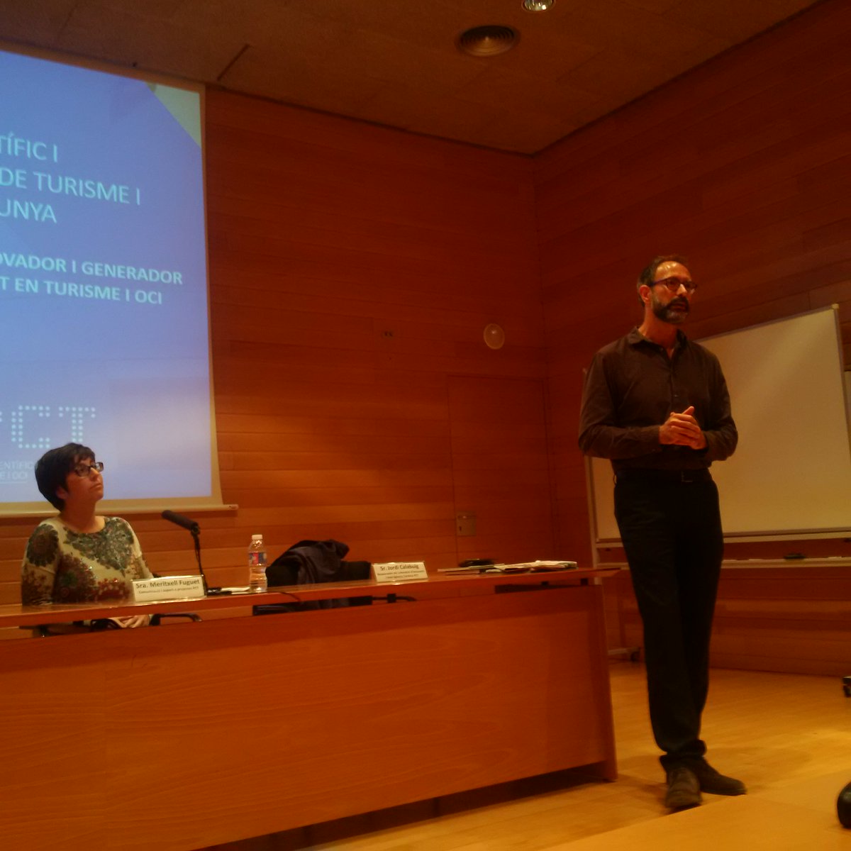 AlbertColomer's tweet photo. Innovació i emprenedoria #turisme #Enging @Txell_fuguet @PereCondom @emprencat @autoocupacio @rogerfarssac https://t.co/W94RtSU88S