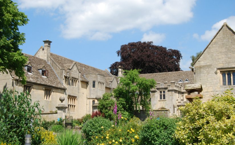 40yrs ago Lady Ryder acquired @SueRyderLCH. If you know someone who helped with the refurbishment we'd love to hear bit.ly/2pUmW5j