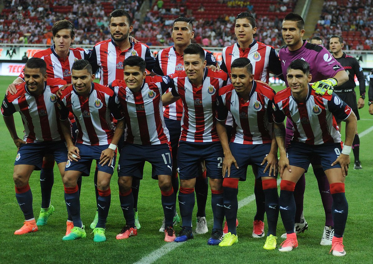 redes_TUDN's tweet photo. ¡CHIVAS CAMPEÓN DE LA COPA MX CLAUSURA 2017!

Miguel Jiménez detiene tres penales.

@Chivas 3-1 @FuerzaMonarca https://t.co/KKPcSDMSZq