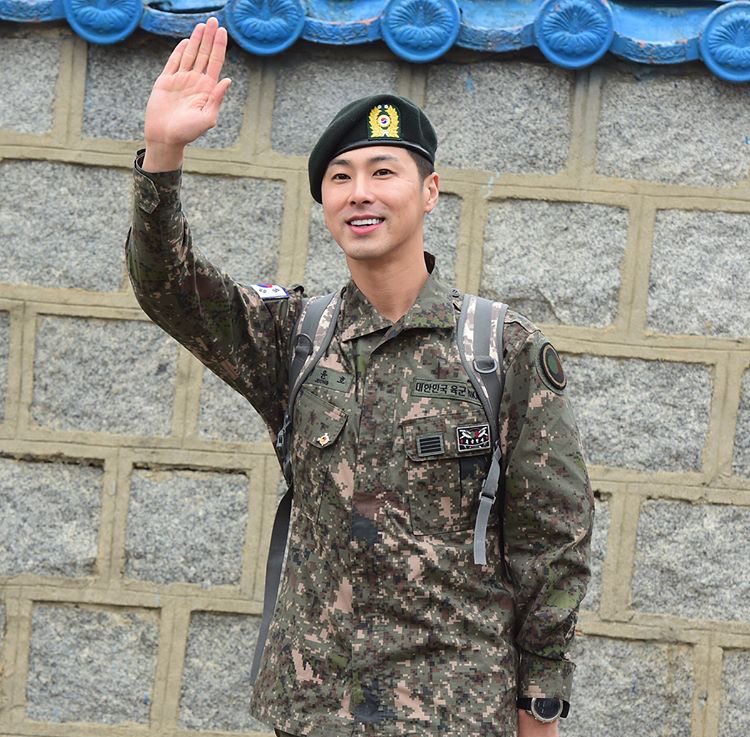 snxy's tweet photo. highcutstar instg on #Yunho https://t.co/MOdzXKLaLJ #WELCOME_Uknow #WelcomeBackYunho #유노윤호 https://t.co/QAcSriyw3u