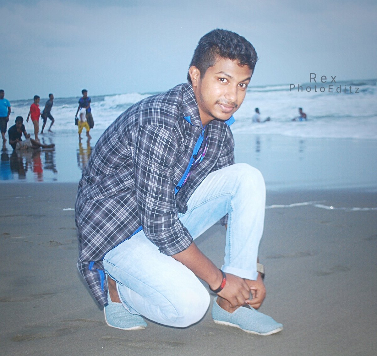 FarHanRex1 tweet picture