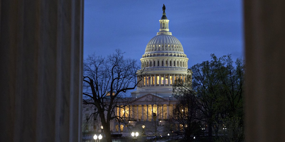 HuffPostPol's tweet photo. Can American democracy survive the era of inequality? ➡️ by @zachdcarter https://t.co/fnbwVzh9Kt https://t.co/MEoAJZADdj