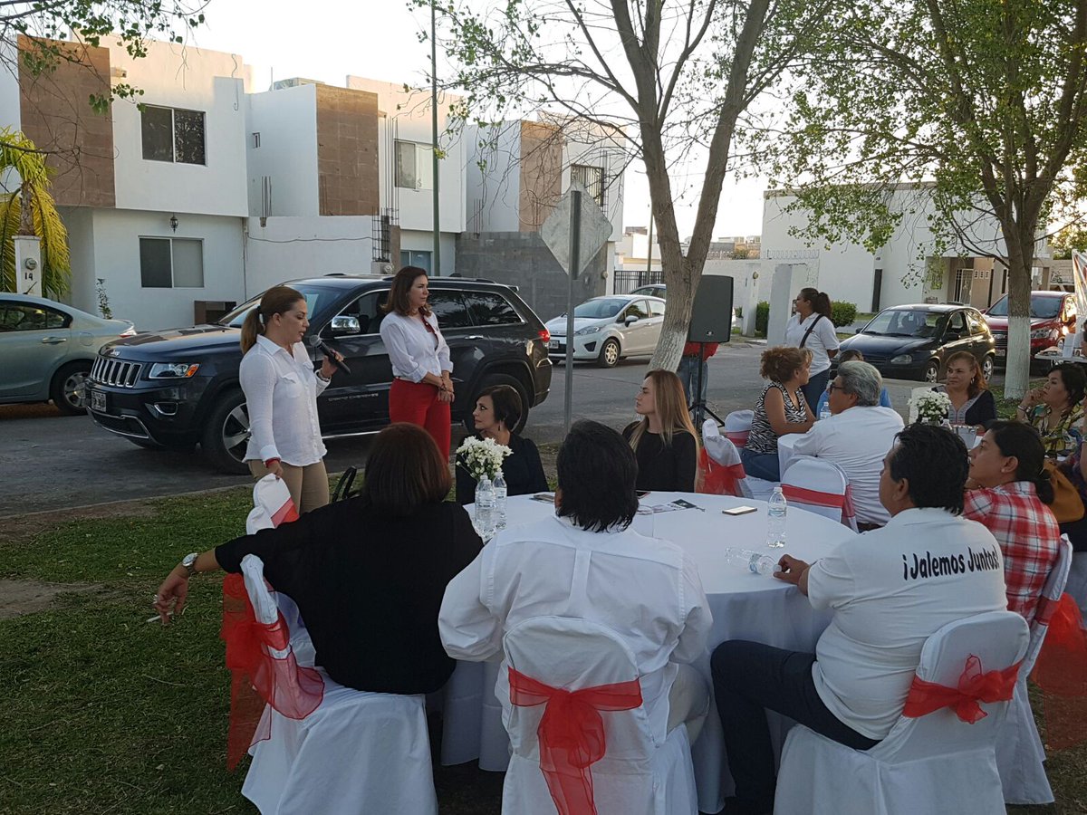 LulyQuinteroPam's tweet photo. Muy buena reunión con los vecinos de la Col. Ampliación Senderos, gracias por recibirme, por su confianza y apoyo #ContigoLoHaremosRealidad https://t.co/jbq6r1EJVr