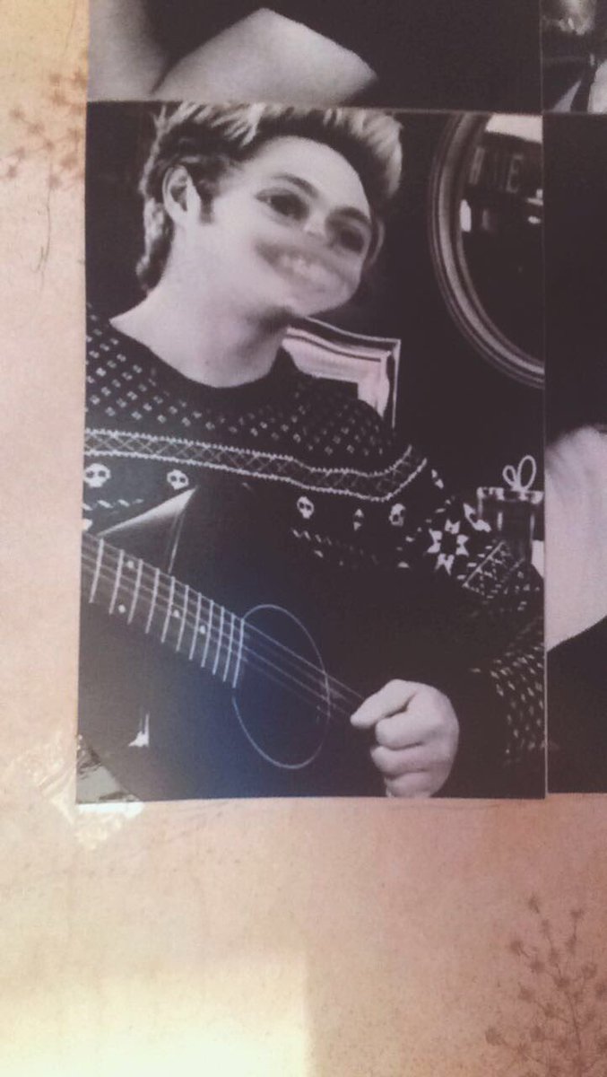 _bitch_evans_'s tweet image. Смотрю галерею и пытаюсь понять как это произошло

 #ФайнисФолловитКаждого