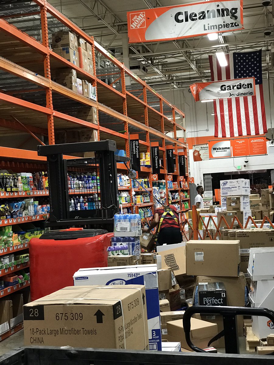 Tyow0589's tweet photo. #6503 No Box Gets Left Behind.
Freight Team POWER💪 Pack Down
@JordanJ_THD @cravens_m @kjl265 https://t.co/d5txmIWzo5