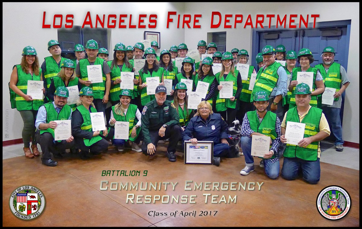 LAFD_CERT_Batt9's tweet photo. About last night... Congratulations to our brave graduates! #Battalion9 #LAFDWest #CERT Level I! 👷🏼 👷🏼 🚒💨 https://t.co/iHA870SMys