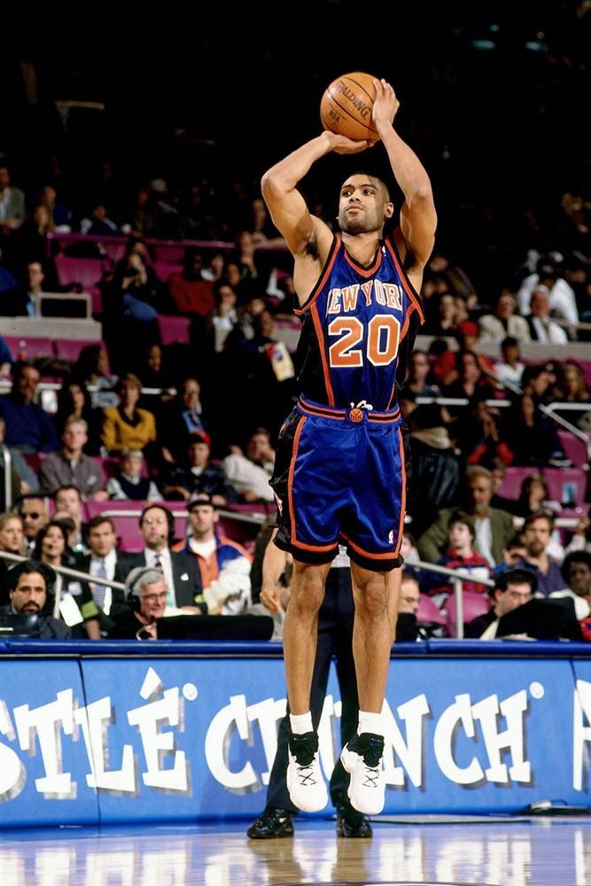 Happy Birthday to Allan Houston who turns 46 today! 