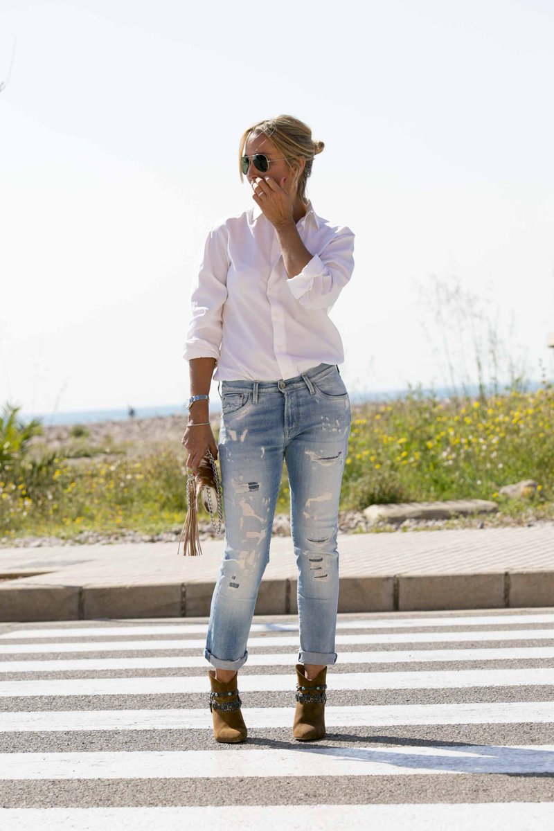 TdeTrinuca's tweet photo. New post up! Buenos días! https://t.co/83jjVRTgot #ootd #blogger #streetstyle https://t.co/RfTVvXU9gZ
