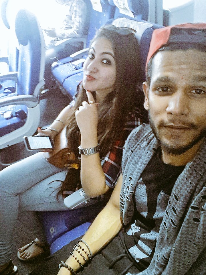 iamrealparas's tweet photo. Off to singapore #palakarora 😎 https://t.co/7demAQwFig