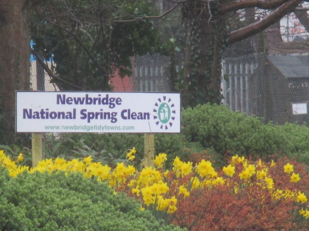 TTNewbridge's tweet photo. #SpringClean17 Sat 22 Apr. Meet 9.30am Cemetery CarPark #LilyWhiteCleanUpDay Cleaning Athgarvan Rd. Junction, Kilbelin 2 M7 Motorway Bridge https://t.co/rfC99hm4l6