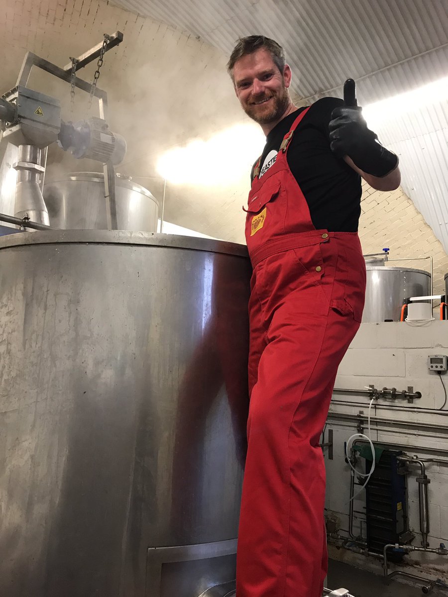 marblebrewers's tweet image. Stu's in the house from @yeastieboys    to brew Liquid Cuddle our NZ Maibock!