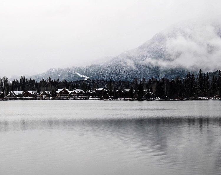It's the time of year when you can have both winter and spring adventures!
📸: instagrammer harshv92

#Whistler #AdventurePassport
