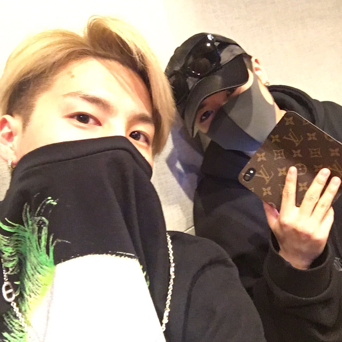 僕の顔の隠し方