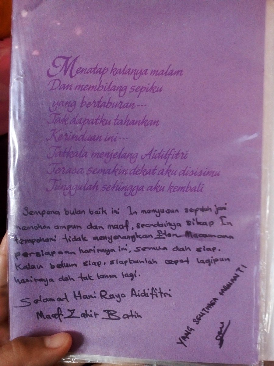 qashaaireen's tweet photo. Kad raya dulu2. Hahaa kelakar😂😂 #sentimentalvalue #kadrayaayahibu #cintaineton https://t.co/hB3gSK5HNG