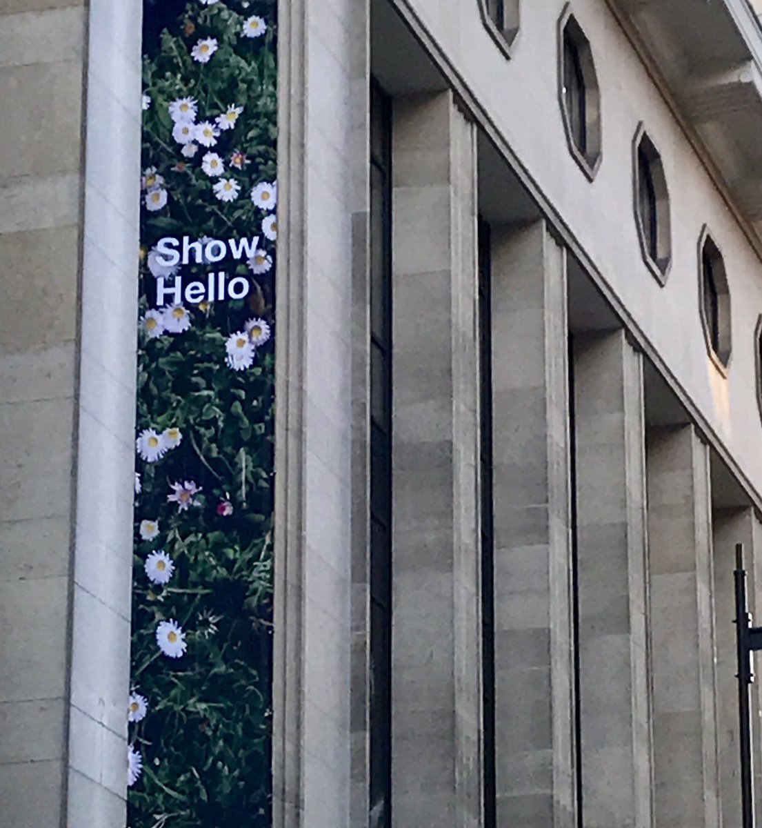 srichard's tweet photo. On my way to @sallepleyel. Aujourd’hui c’est le concert des innovations de @Orange #ShowHello 🎶 https://t.co/5mRSRje7Sz